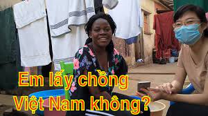 Cô gái châu Phi thể hiện khả năng đọc hiểu tiếng Việt (2022)
